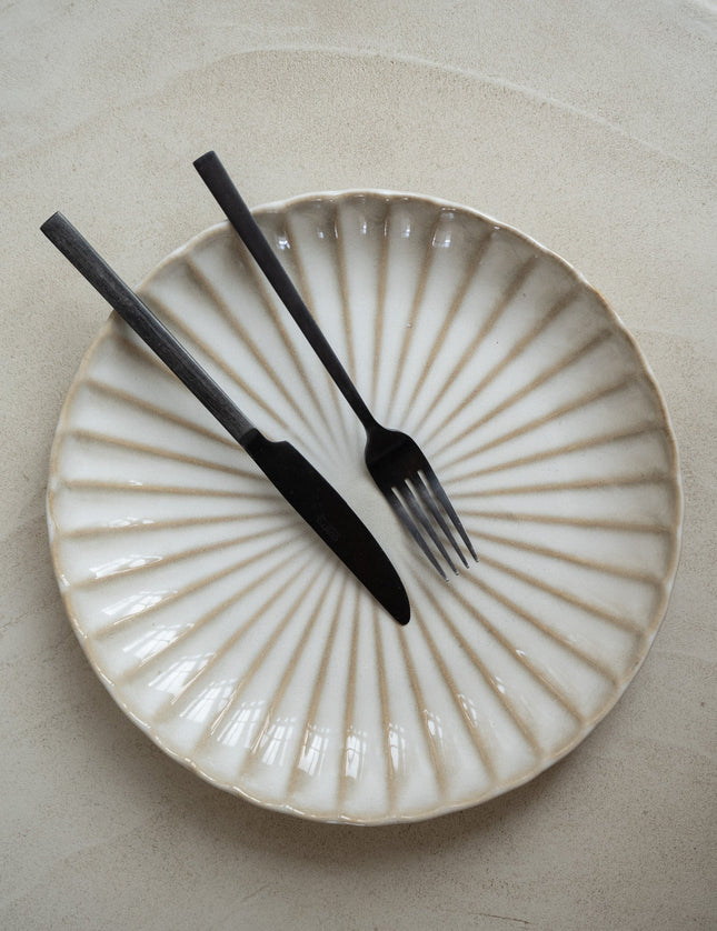 Astera Dinner Plate - Things I Like Things I Love