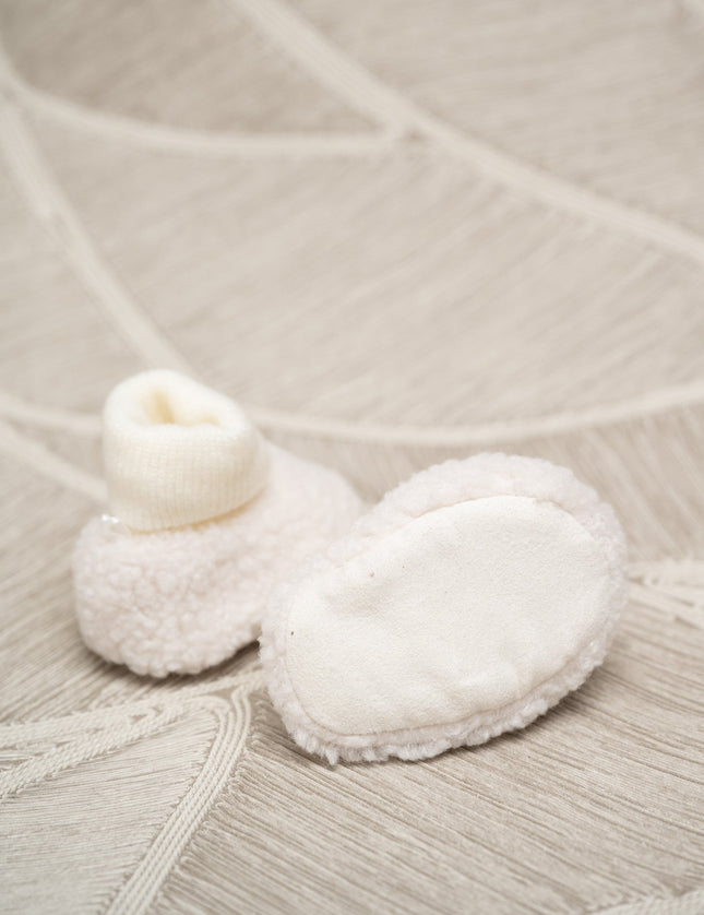 Baby Boots Knitted Creme - Things I Like Things I Love