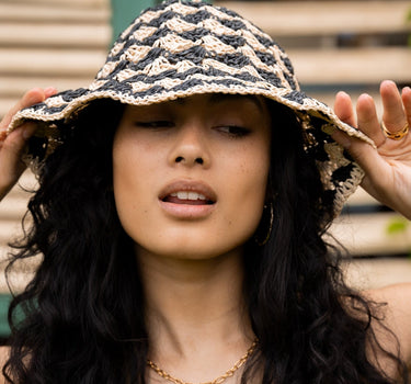 Bucket Hat Zigzag Black Beige - Things I Like Things I Love