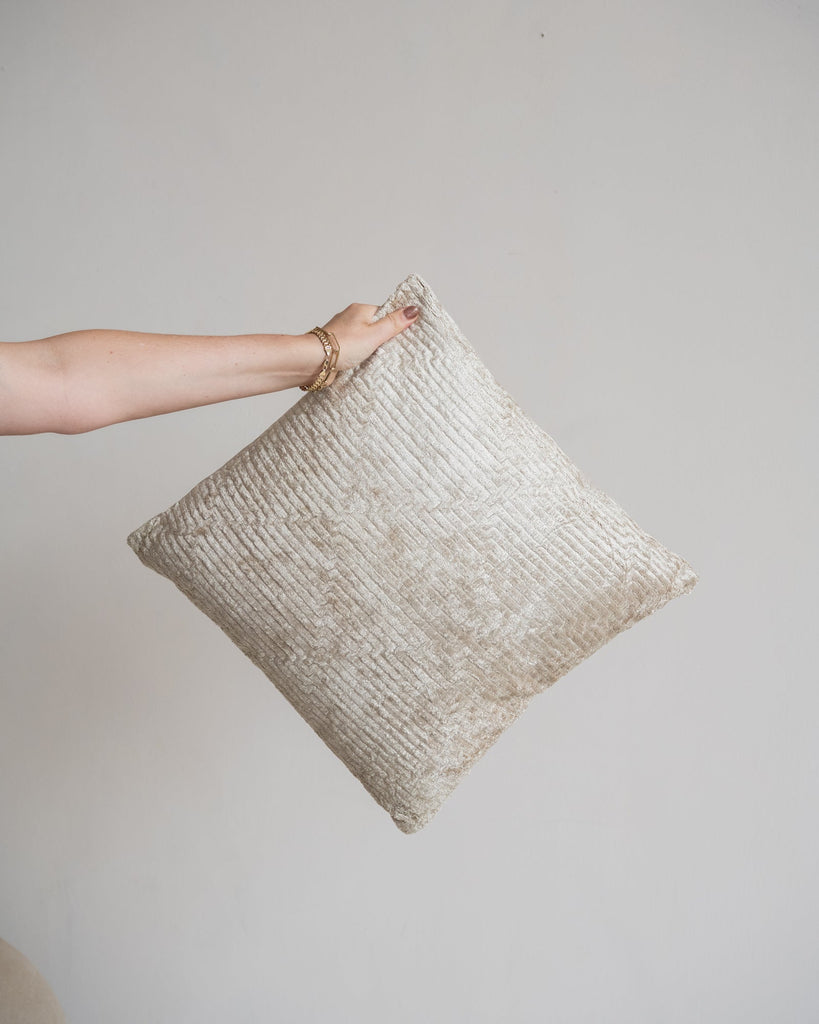Cushion Daley Sand - Things I Like Things I Love