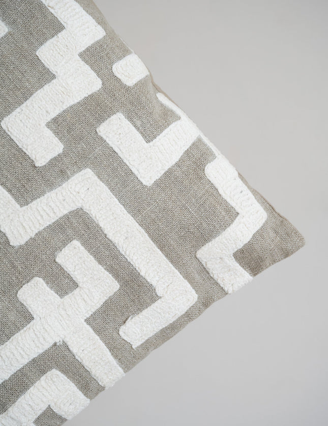 Cushion Motive Linen Sand - Things I Like Things I Love