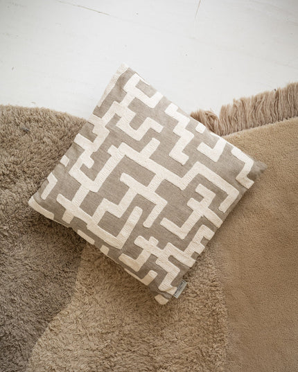 Cushion Motive Linen Sand - Things I Like Things I Love