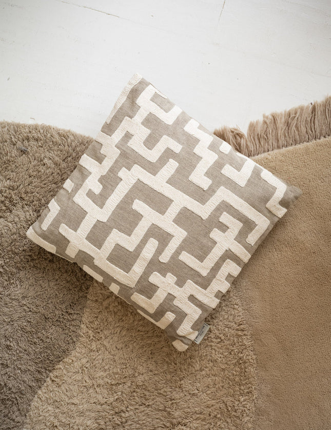 Cushion Motive Linen Sand - Things I Like Things I Love