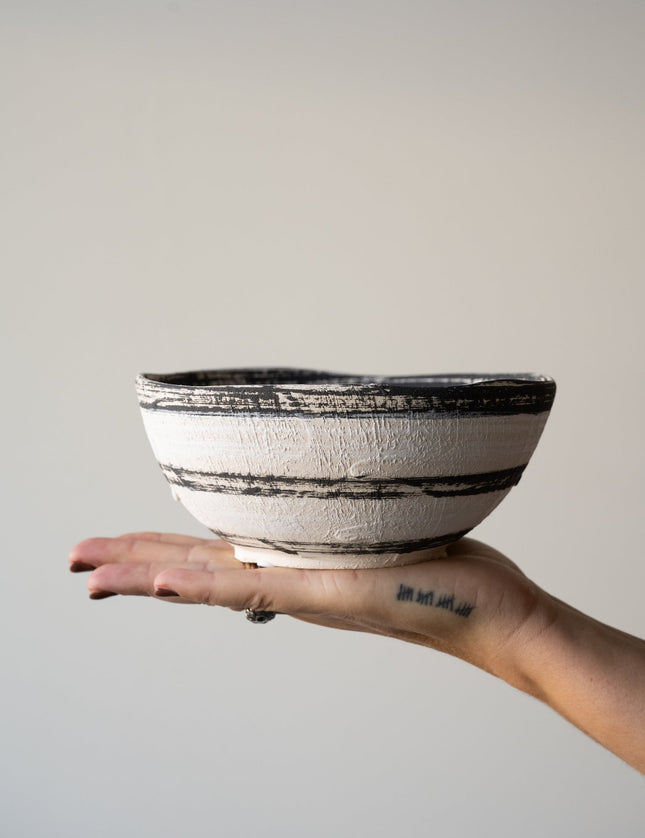 Deco Bowl Black/White - Things I Like Things I Love