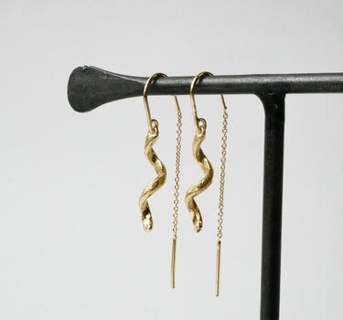 Earring Chain Bungle Swirly Gold - Things I Like Things I Love