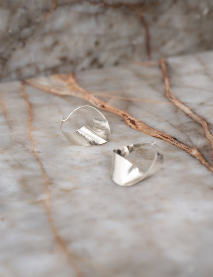 Earrings Flat Wave Silver - Things I Like Things I Love