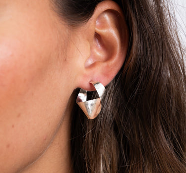 Earrings Flat Wave Silver - Things I Like Things I Love