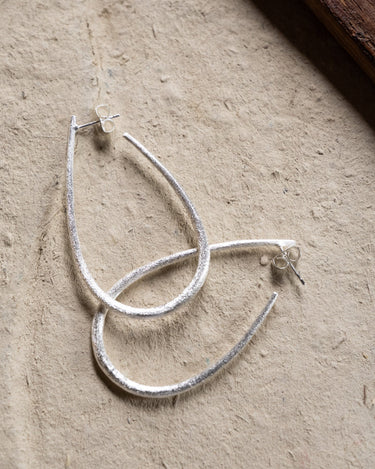 Hoop Dropshaped Lilly Silver - Things I Like Things I Love