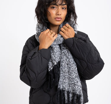 Knitted Scarf Demi Black - Things I Like Things I Love