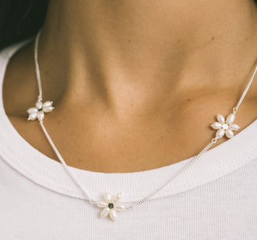 Necklace Tiny Daisy Silver - Things I Like Things I Love