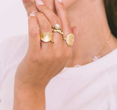 Ring Gold White Pearl Sima - Things I Like Things I Love