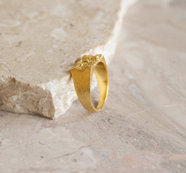 Ring Oblet Signet Gold - Things I Like Things I Love