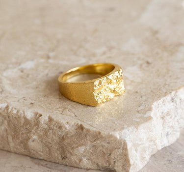 Ring Oblet Signet Gold - Things I Like Things I Love