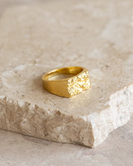 Ring Oblet Signet Gold - Things I Like Things I Love