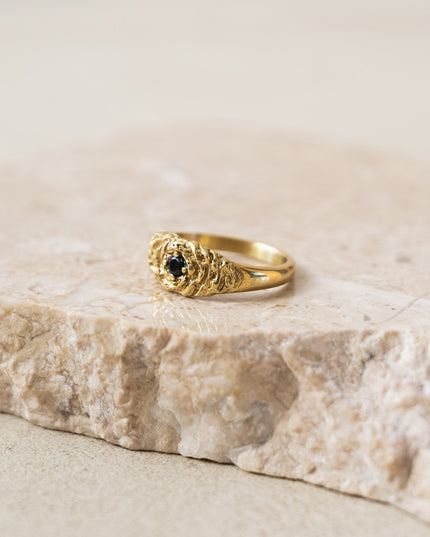 Ring Vintage Rose Black Stone Gold - Things I Like Things I Love