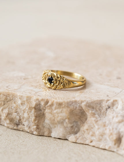 Ring Vintage Rose Black Stone Gold - Things I Like Things I Love