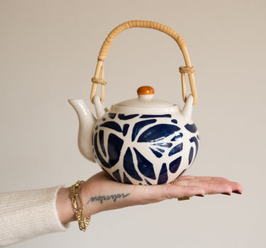 Teapot Abel White/Blue - Things I Like Things I Love