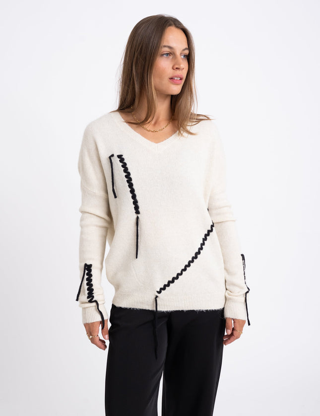 TILTIL Colin Knit Cream Black Detail - Things I Like Things I Love