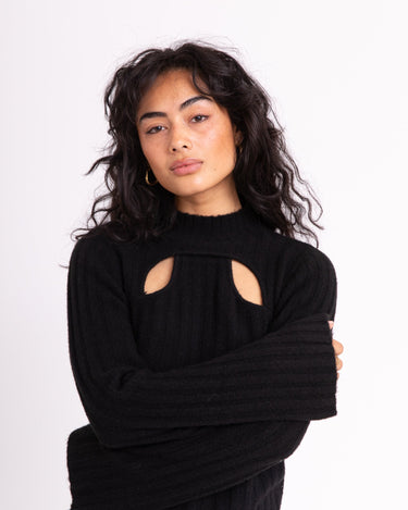 TILTIL Elis Sweater Cut Out Black - Things I Like Things I Love