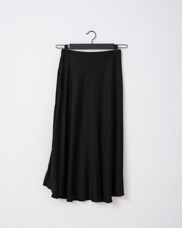 TILTIL Flowy Skirt Satin Black - Things I Like Things I Love