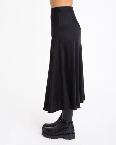 TILTIL Flowy Skirt Satin Black - Things I Like Things I Love