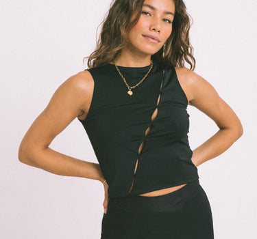 TILTIL Lexy Crop Top Detail Black - Things I Like Things I Love