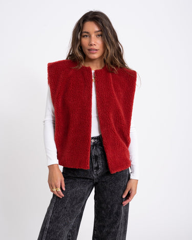 TILTIL Logan Teddy Gilet Wine One Size - Things I Like Things I Love