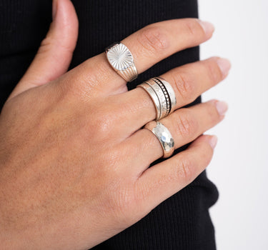 TILTIL Ring Silver Big Hammered - Things I Like Things I Love