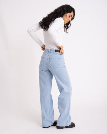 TILTIL Sanny Mid Relaxed Light Blue Jeans - Things I Like Things I Love