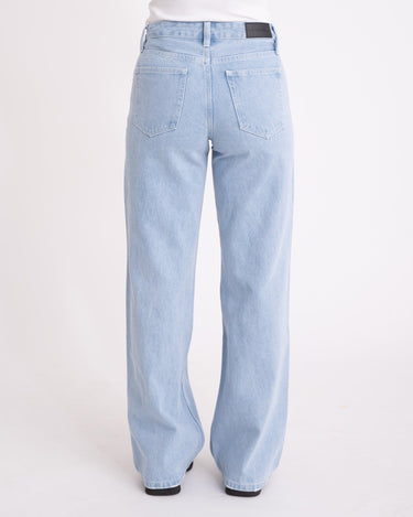 TILTIL Sanny Mid Relaxed Light Blue Jeans - Things I Like Things I Love