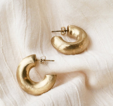 TILTIL Single Hoop Goldplated Brushed Billy - Things I Like Things I Love