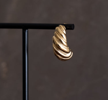 TILTIL Single Hoop Goldplated Croissant - Things I Like Things I Love