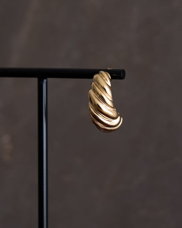 TILTIL Single Hoop Goldplated Croissant - Things I Like Things I Love