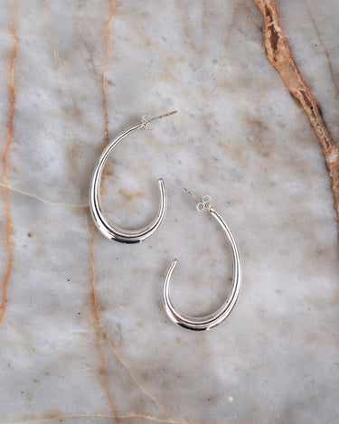 TILTIL Single Hoop Oval Curl - Things I Like Things I Love