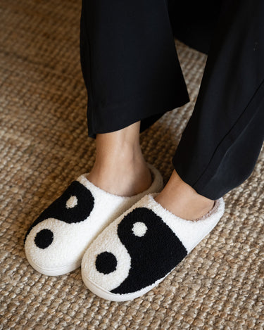 TILTIL Slipper Yin Yang Black White - Things I Like Things I Love