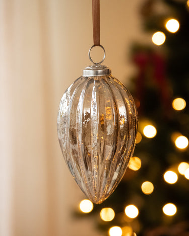 XMAS Ball Oval Glass - Things I Like Things I Love