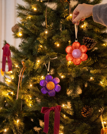 XMAS Ornament Flower - Things I Like Things I Love